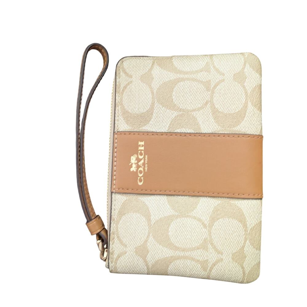 NWOT! COACH! FAWN BROWN/TAN GENUINE LEATHER, TAN & CREAM MONOGRAM WRISTLET! - Picture 3 of 10